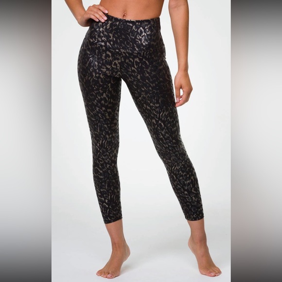 Onzie Metallic Leopard Legging - Picture 5 of 6